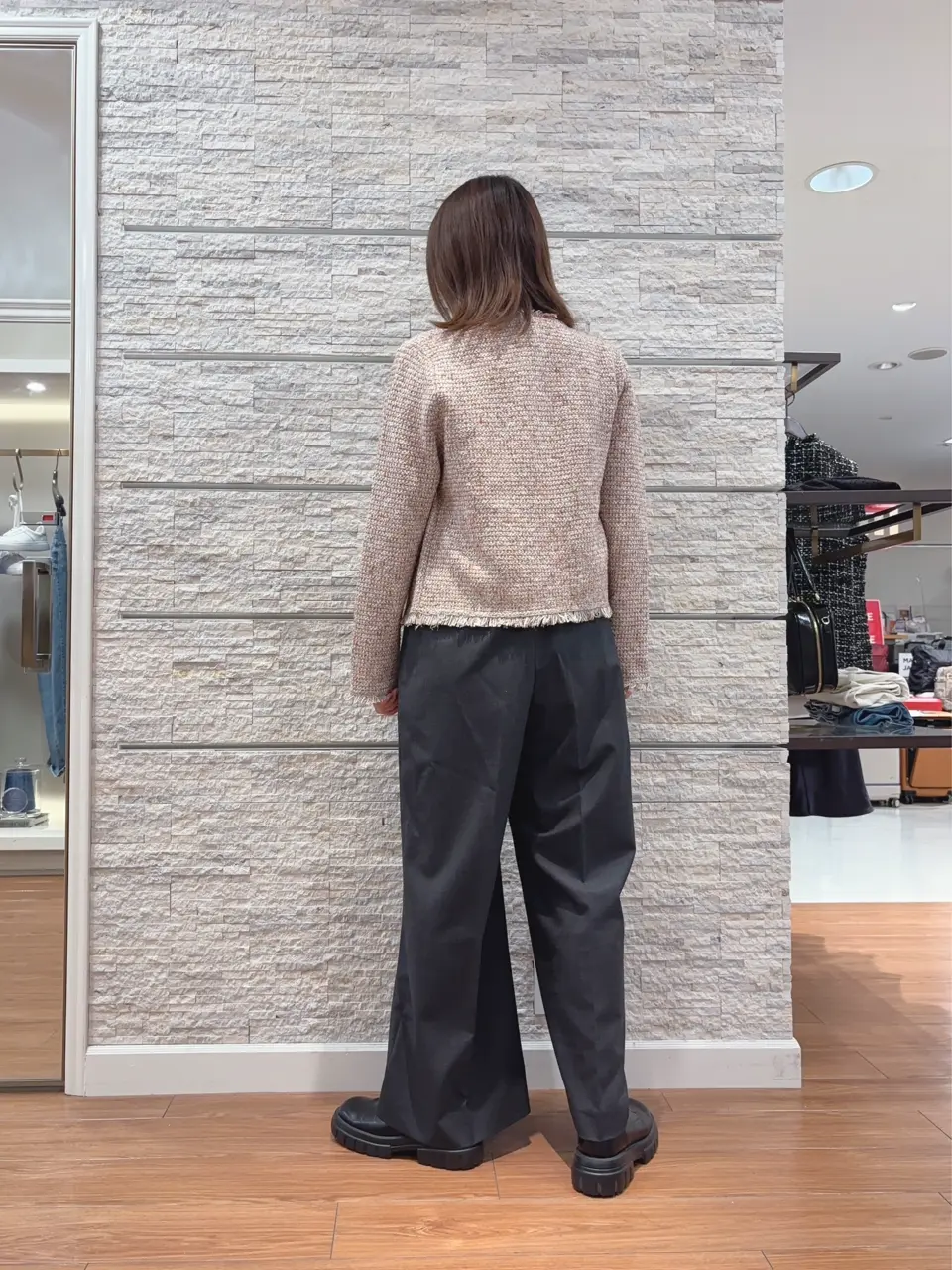 23区 犬塚 コーディネート画像