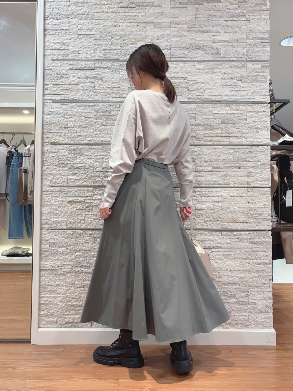 23区 犬塚 コーディネート画像