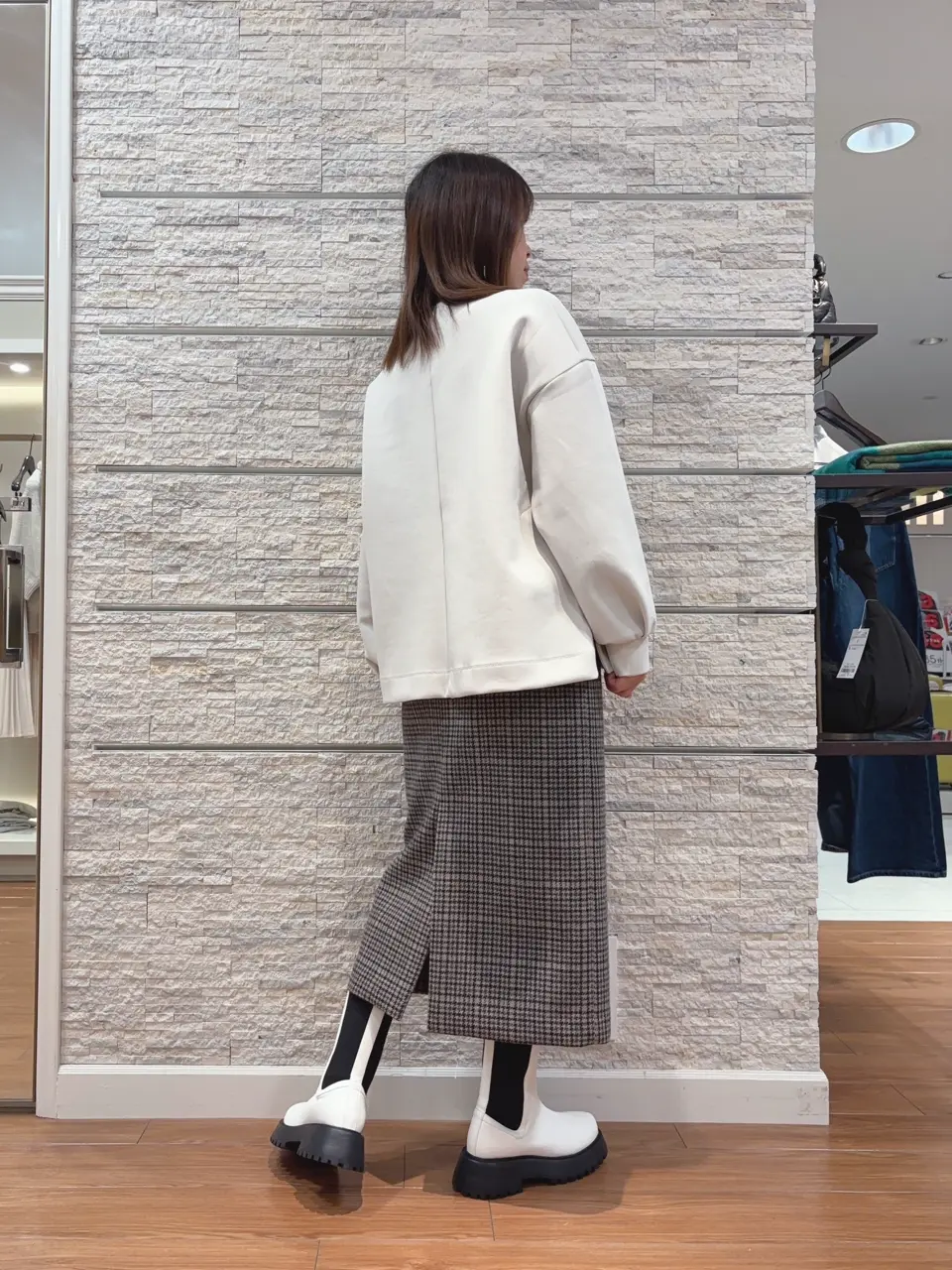 23区 犬塚 コーディネート画像