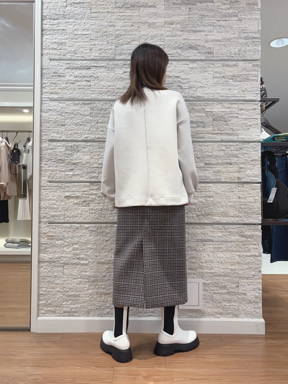 23区 犬塚 コーディネート画像