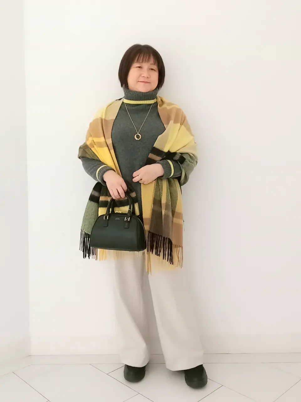  影 コーディネート画像