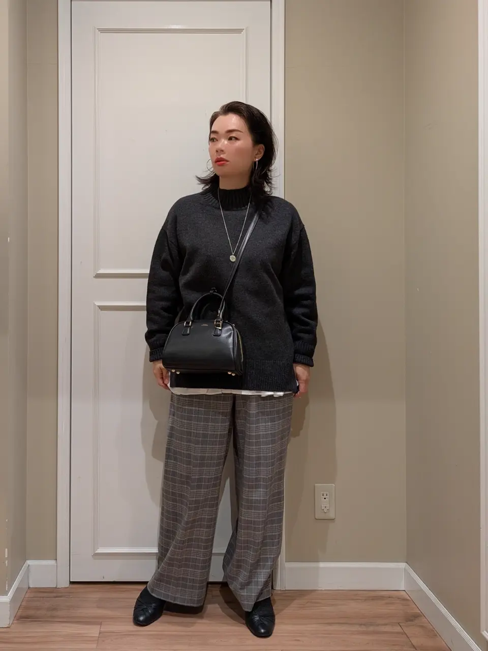  スタッフn コーディネート画像