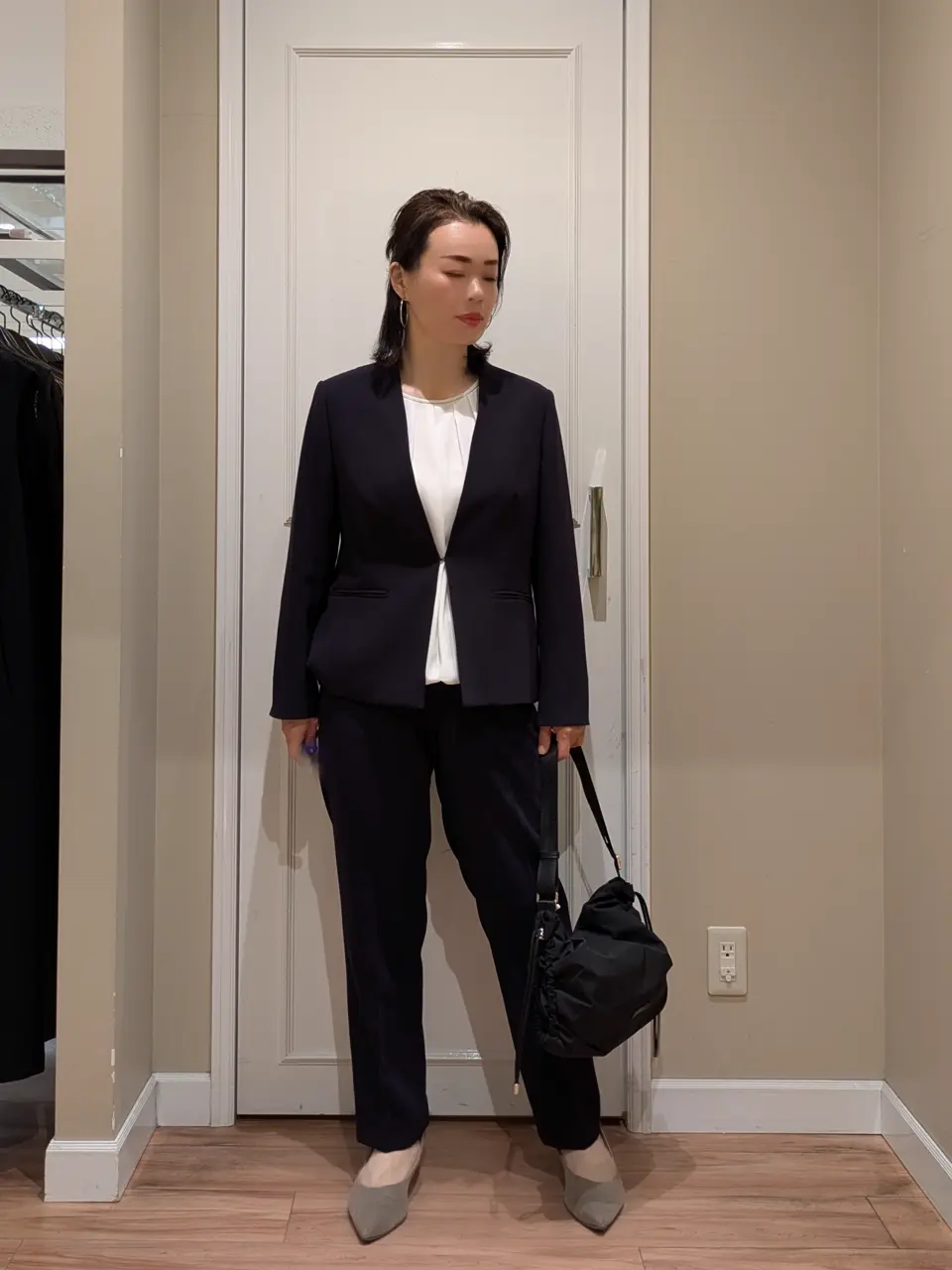  スタッフn コーディネート画像