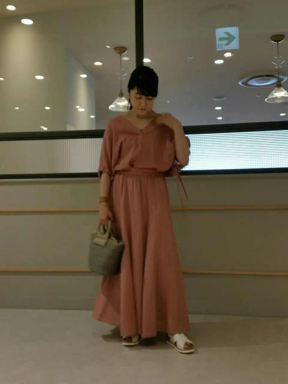  新保 コーディネート画像