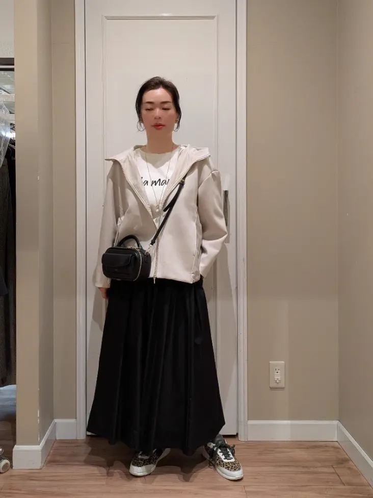  スタッフn コーディネート画像