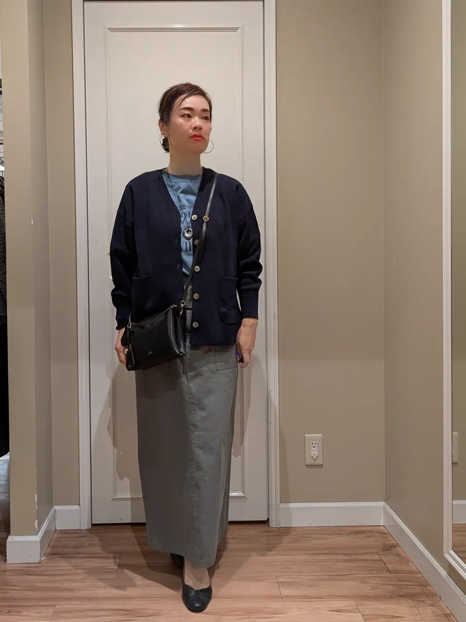  スタッフn コーディネート画像