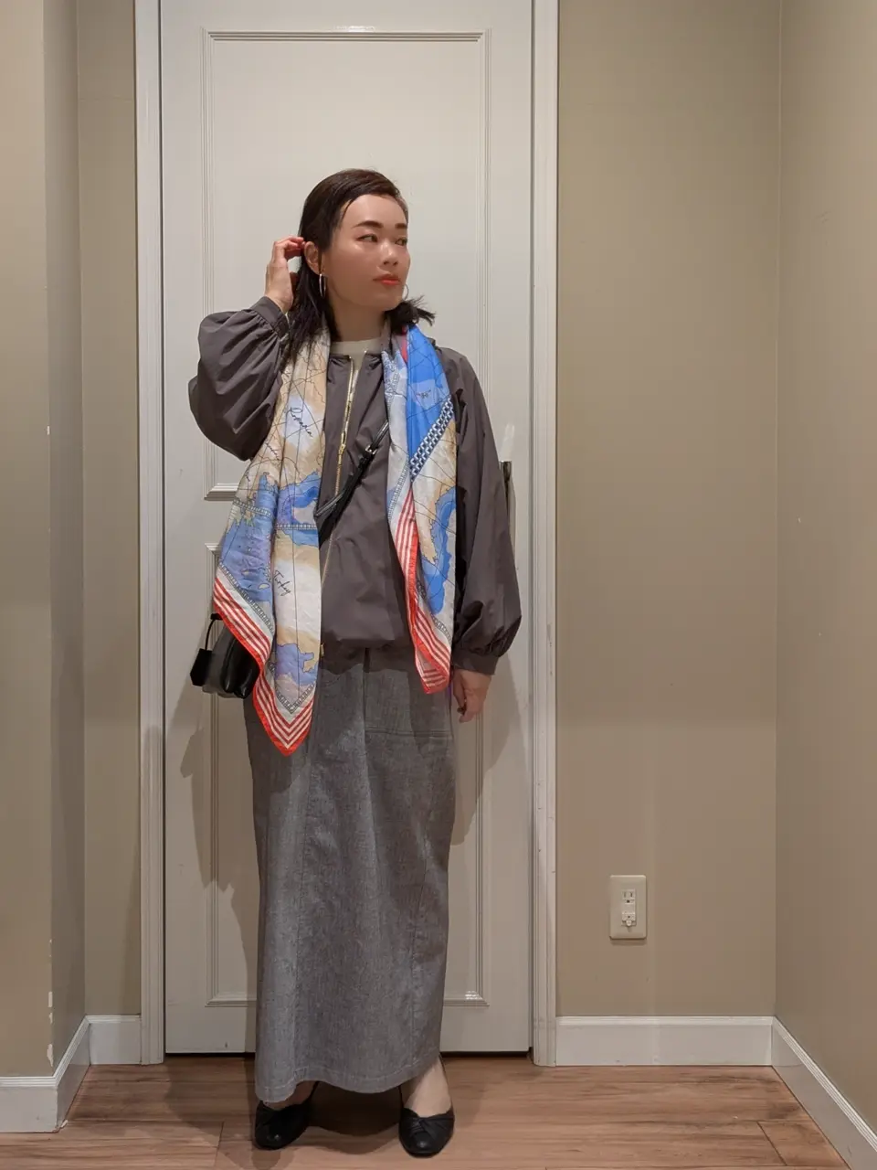  スタッフn コーディネート画像