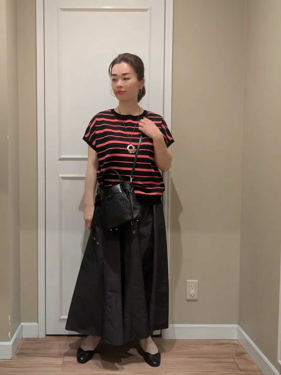  スタッフn コーディネート画像