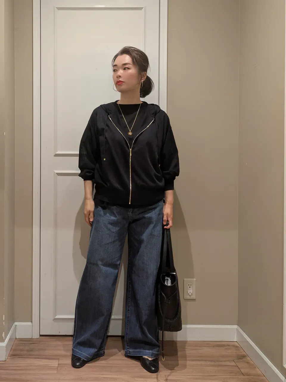  スタッフn コーディネート画像