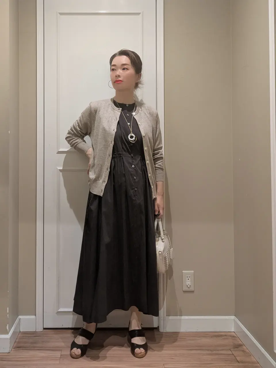  スタッフn コーディネート画像