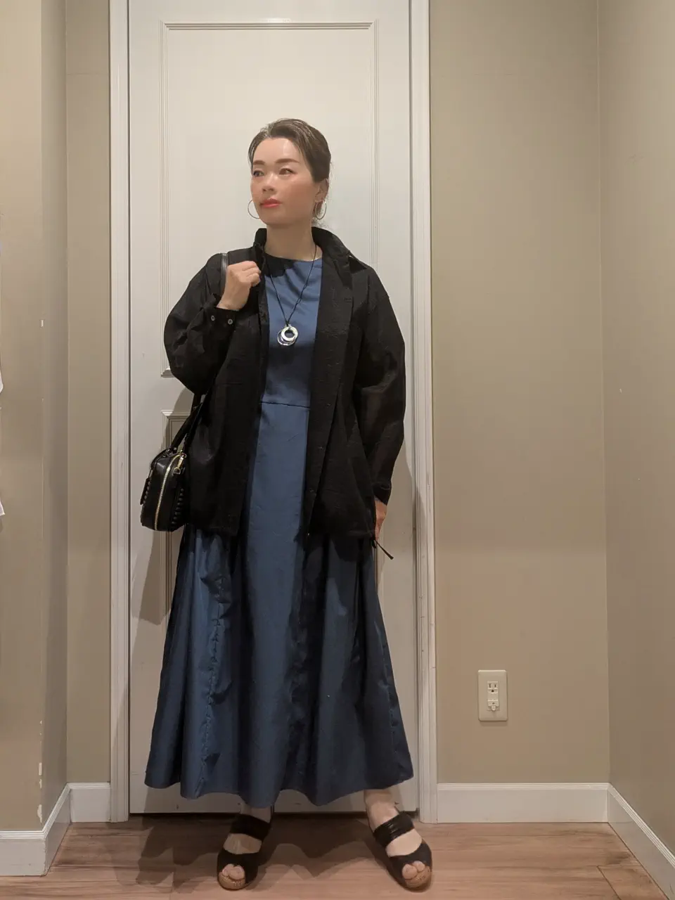  スタッフn コーディネート画像