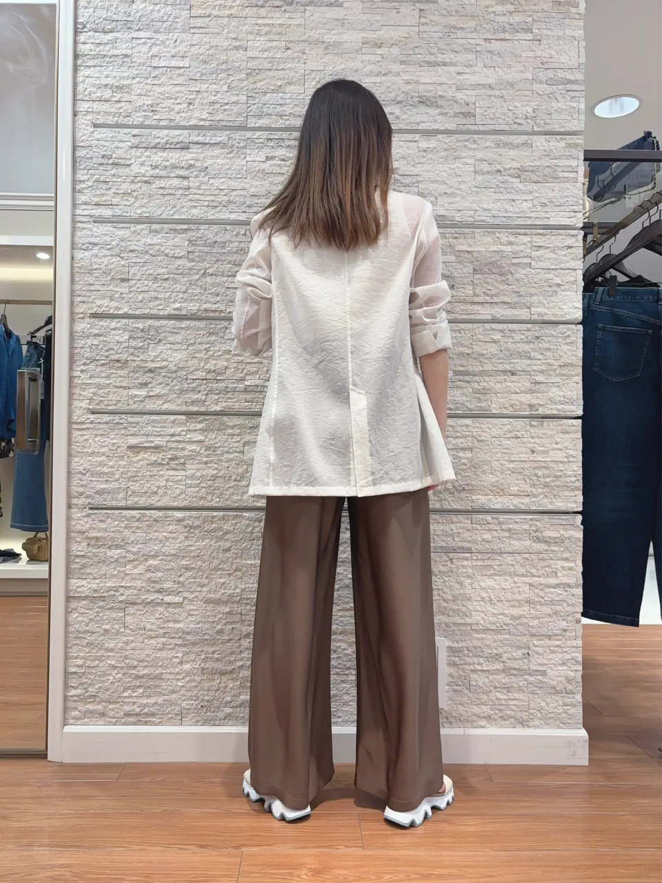 23区 犬塚 コーディネート画像