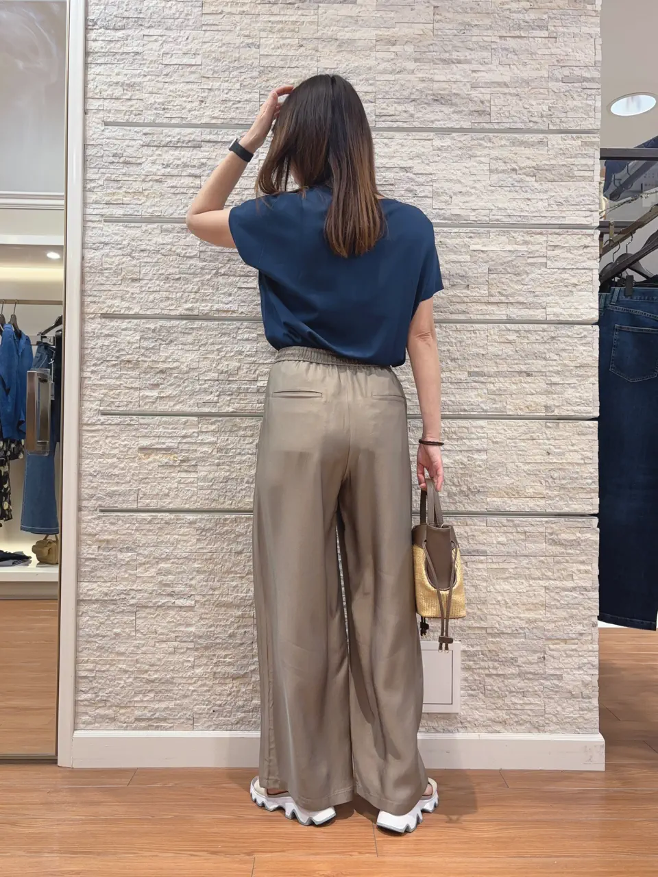 23区 犬塚 コーディネート画像