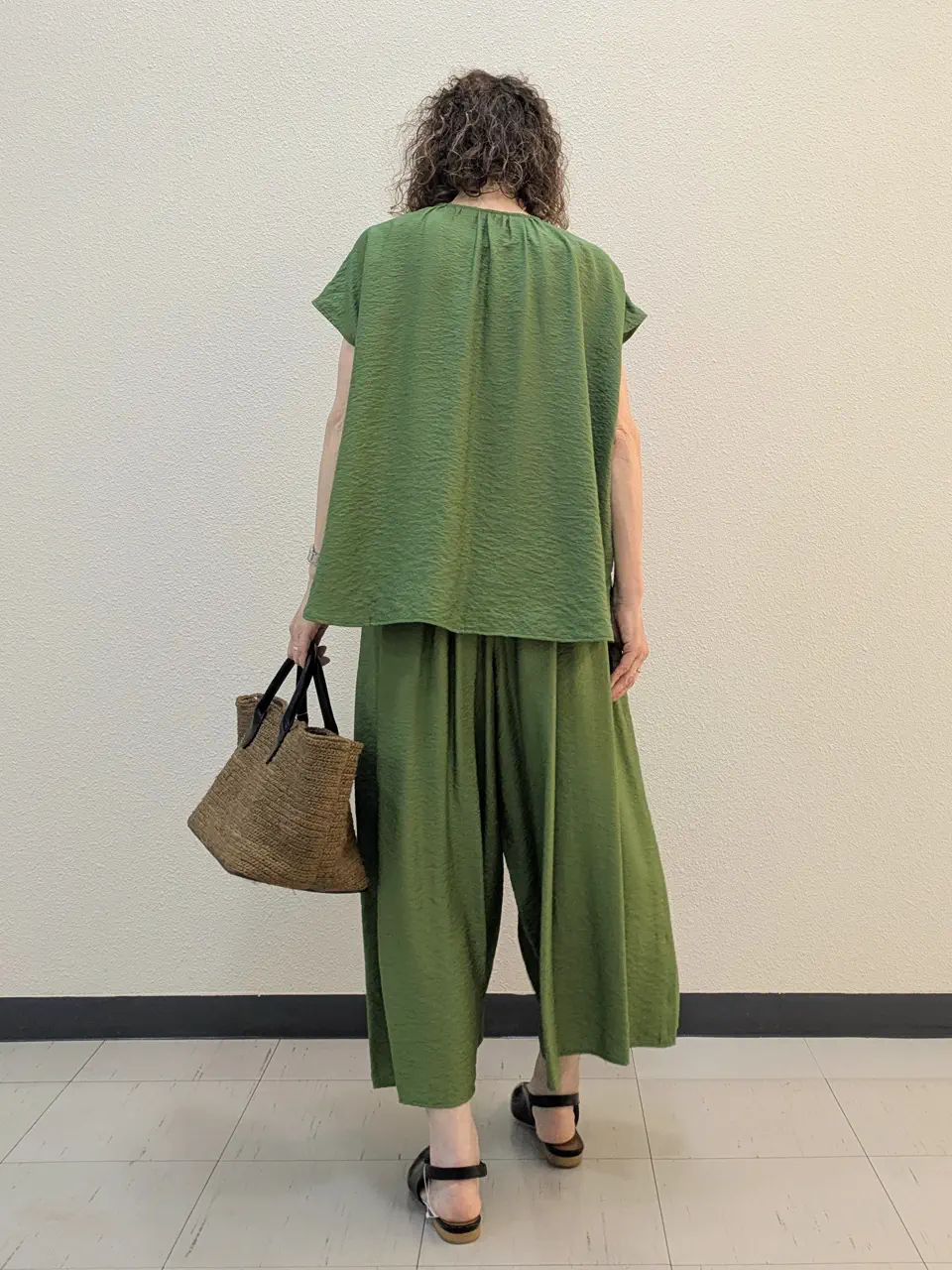 自由区 半澤 コーディネート画像