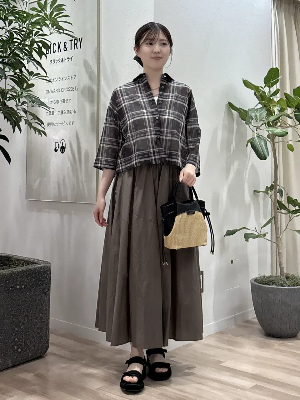  タハラ コーディネート画像