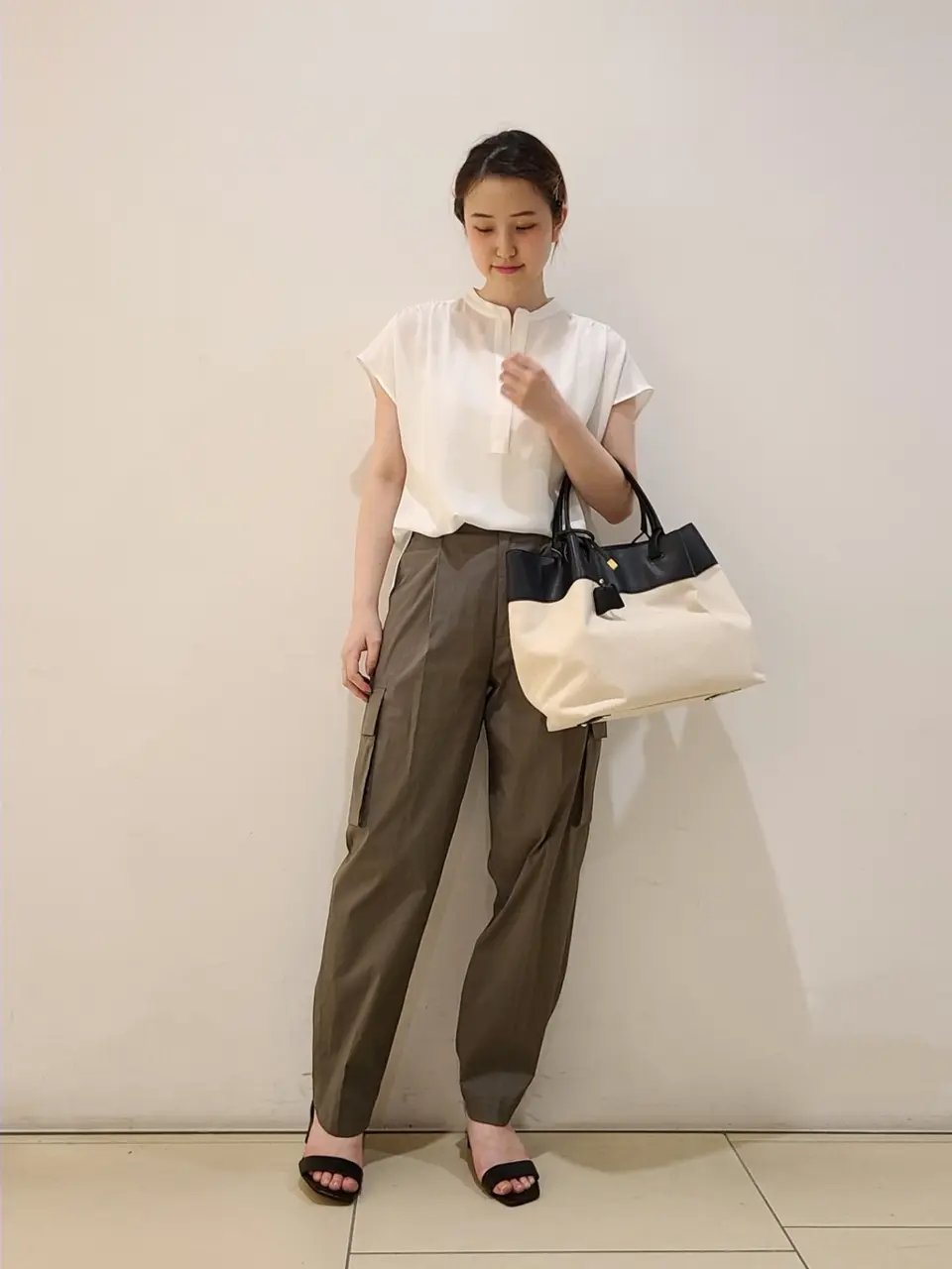  スタッフ. コーディネート画像