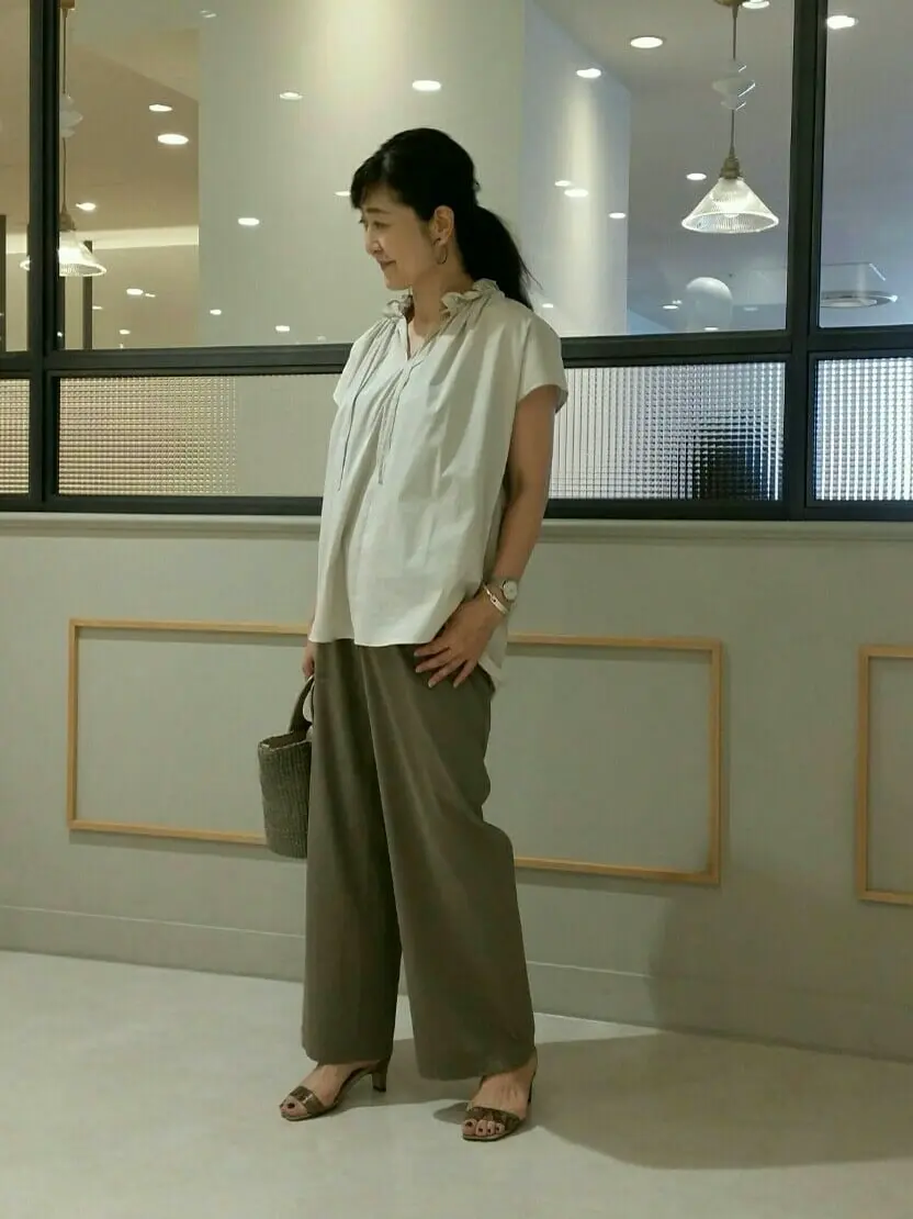  新保 コーディネート画像