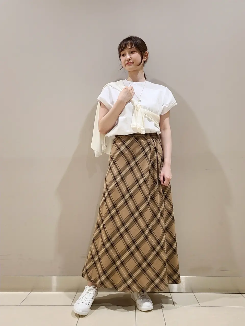  スタッフ. コーディネート画像