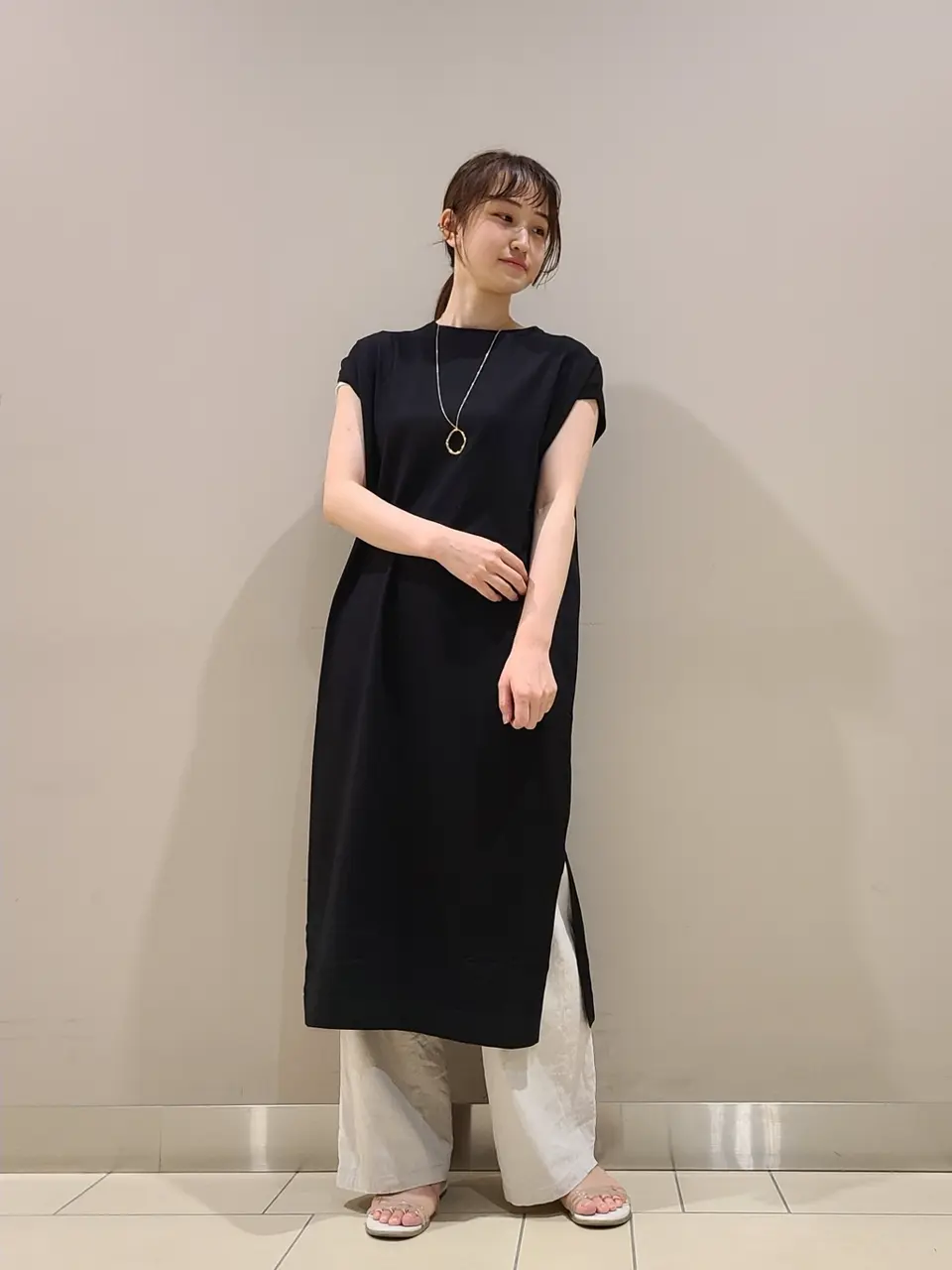  スタッフ. コーディネート画像