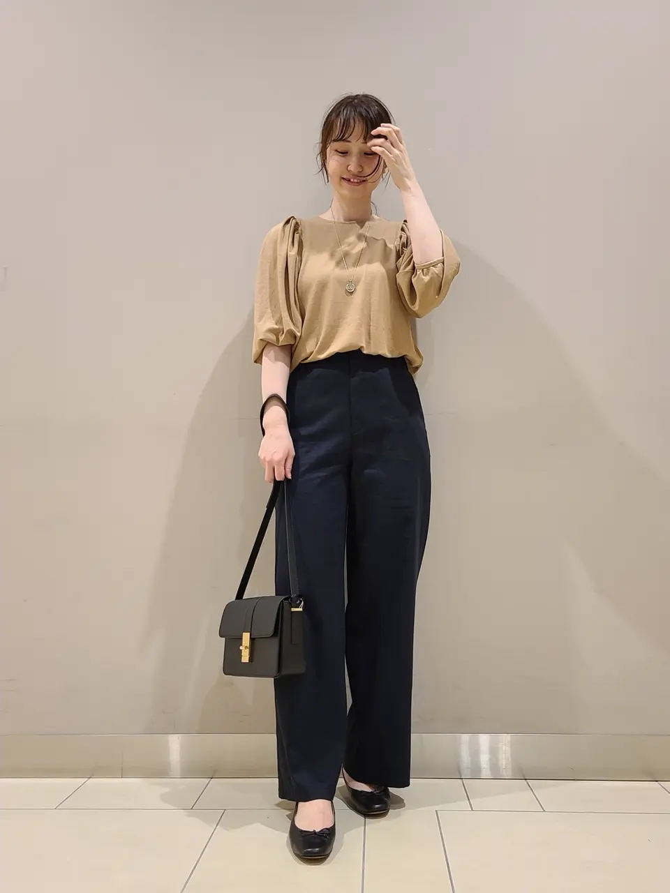  スタッフ. コーディネート画像