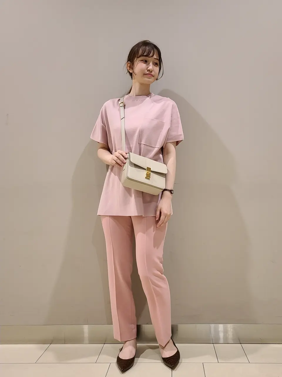  スタッフ. コーディネート画像