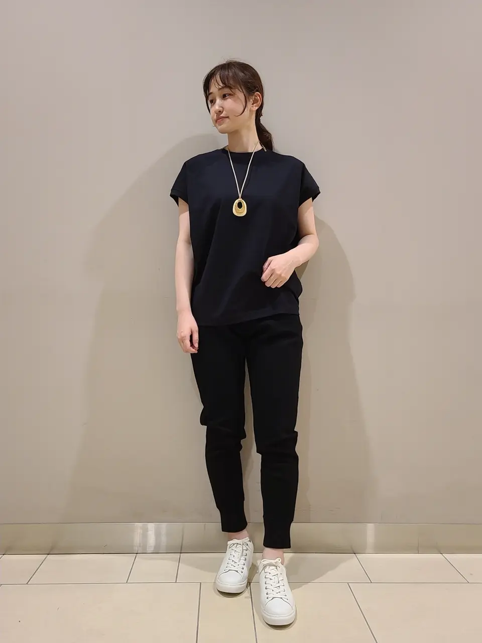  スタッフ. コーディネート画像