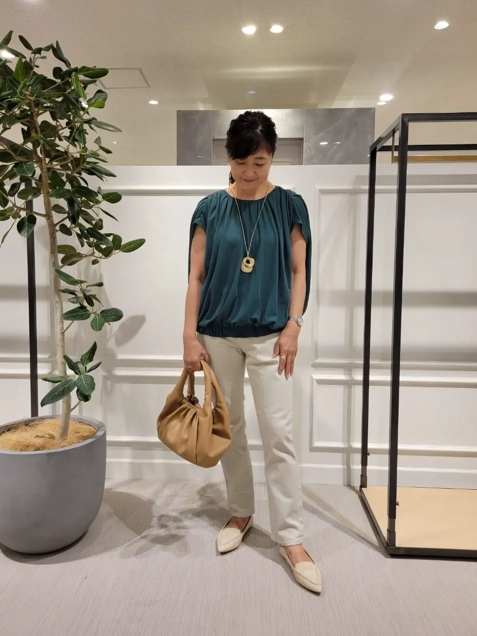  新保 コーディネート画像