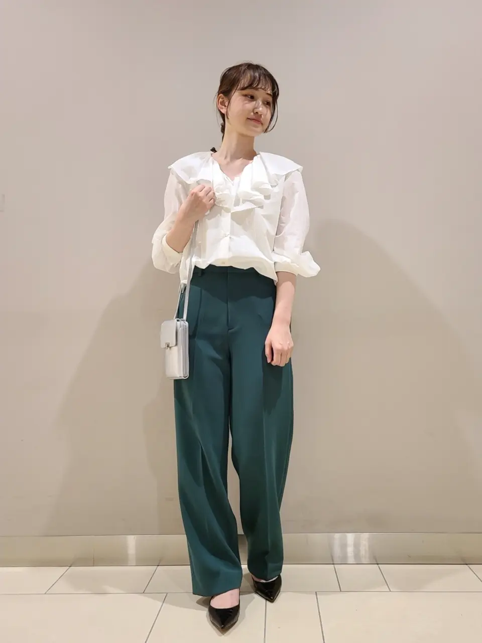  スタッフ. コーディネート画像