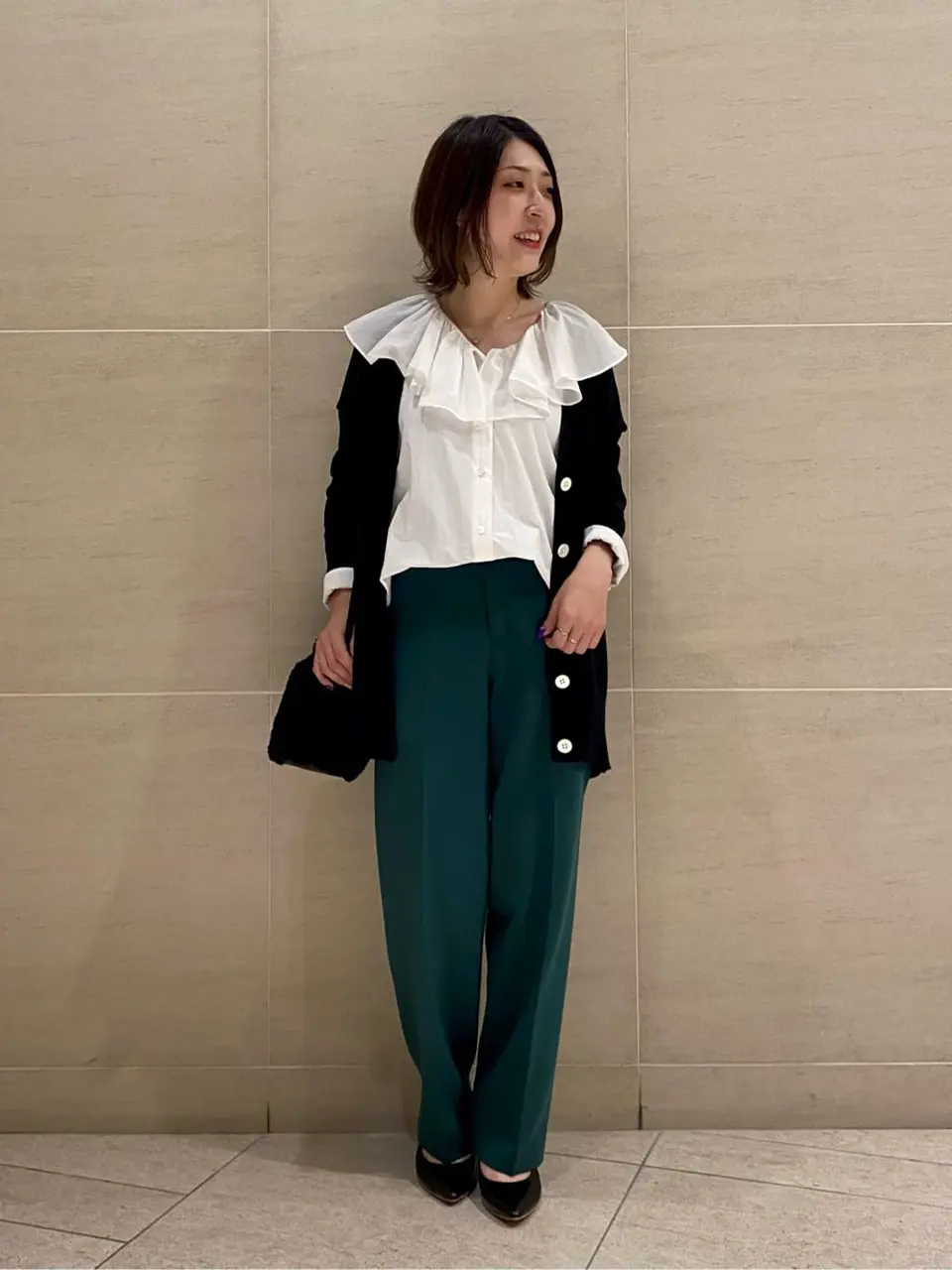  スタッフy コーディネート画像