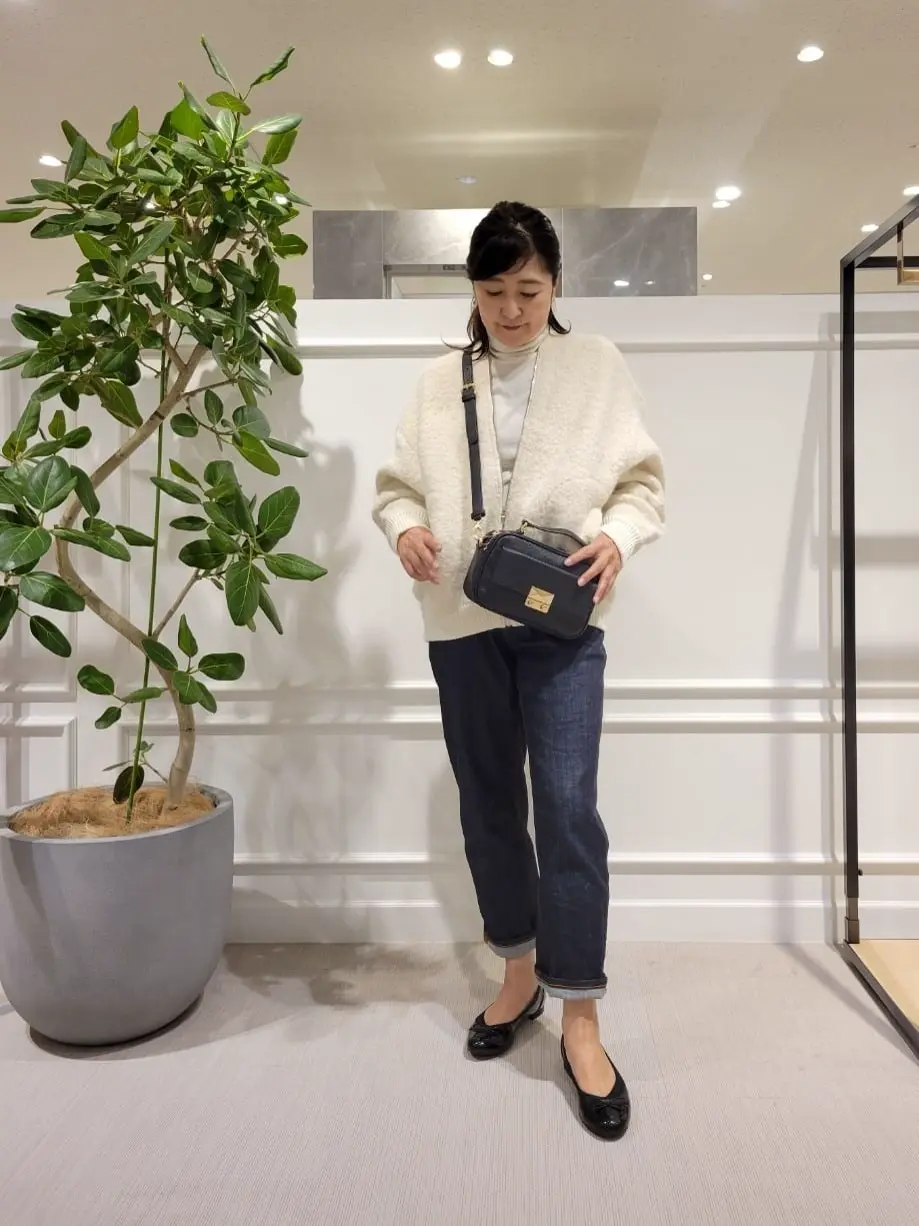  新保 コーディネート画像