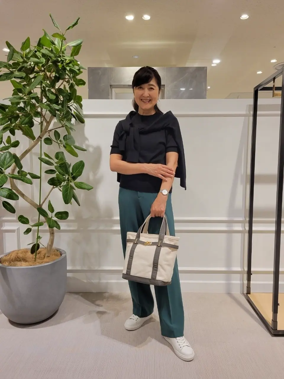  新保 コーディネート画像