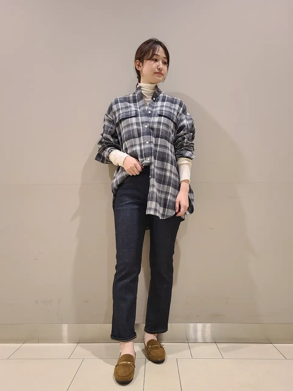  スタッフ. コーディネート画像