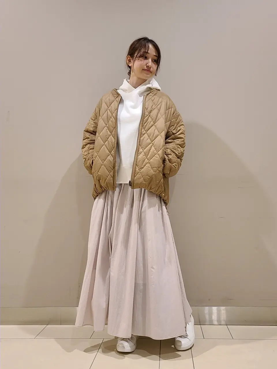  スタッフ. コーディネート画像