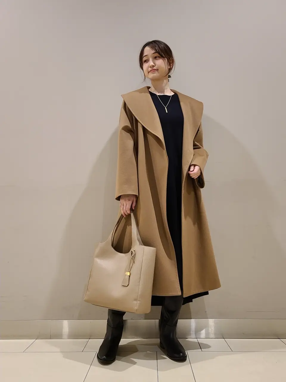  スタッフ. コーディネート画像