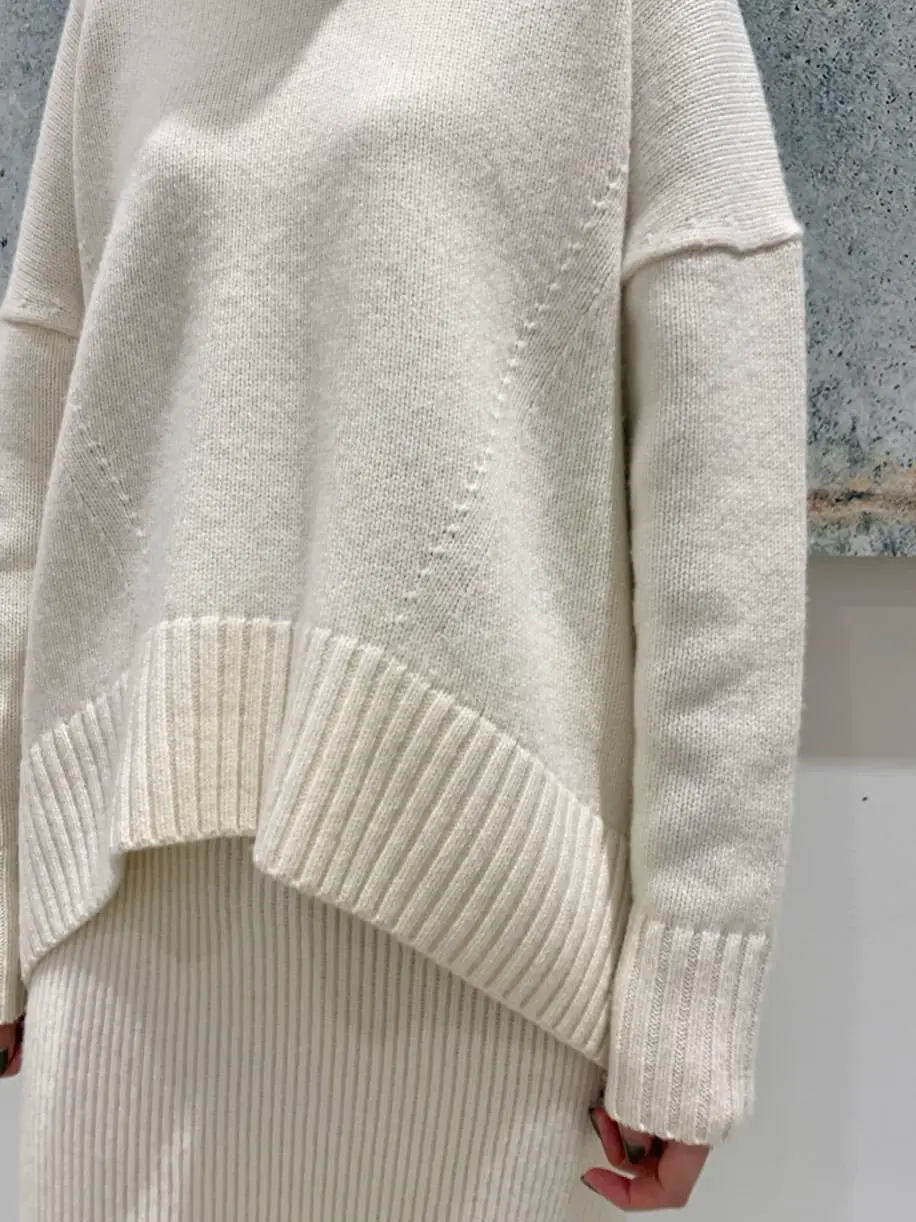 23区 秋葉 コーディネート画像