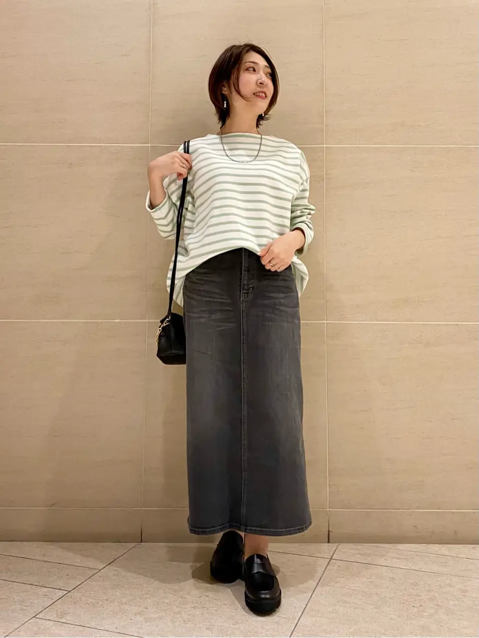  スタッフy コーディネート画像