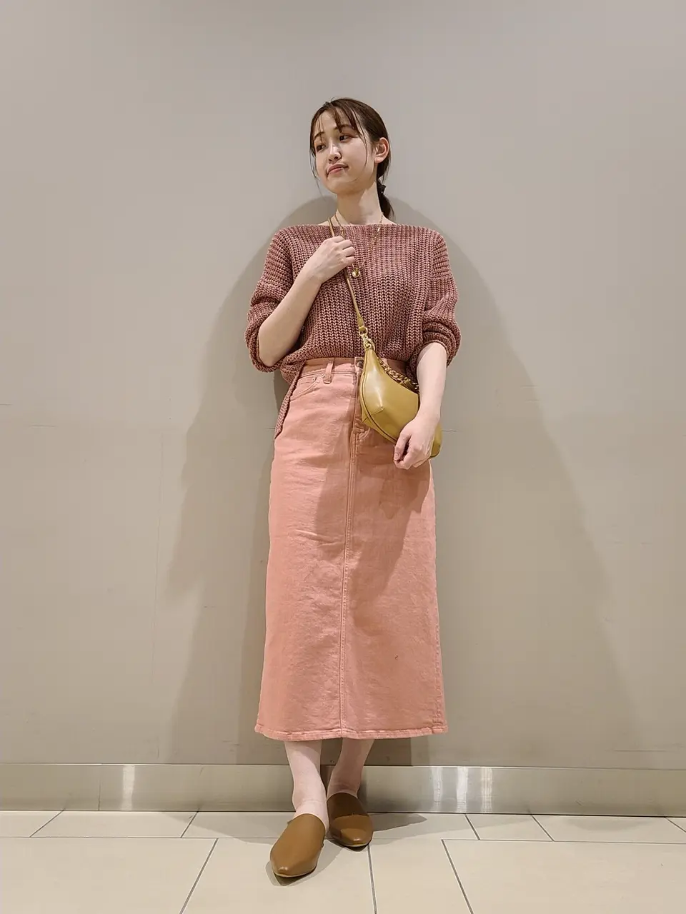  スタッフ. コーディネート画像