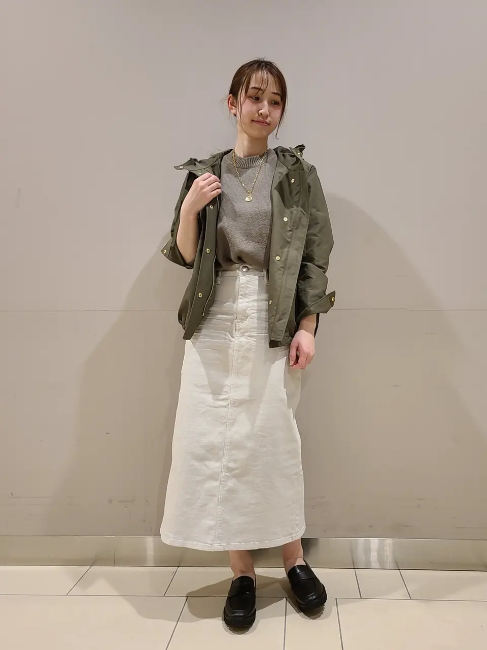  スタッフ. コーディネート画像