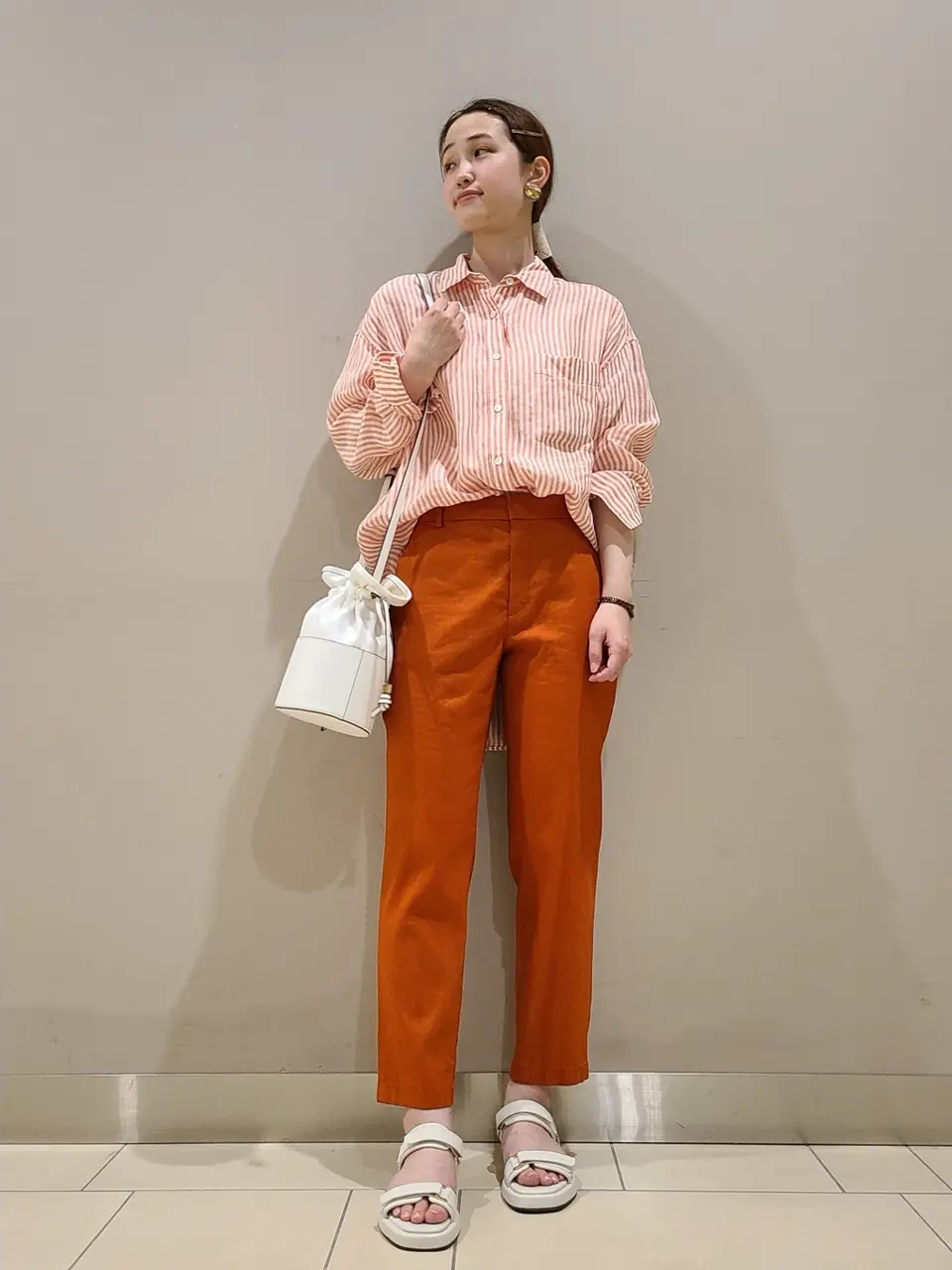  スタッフ. コーディネート画像