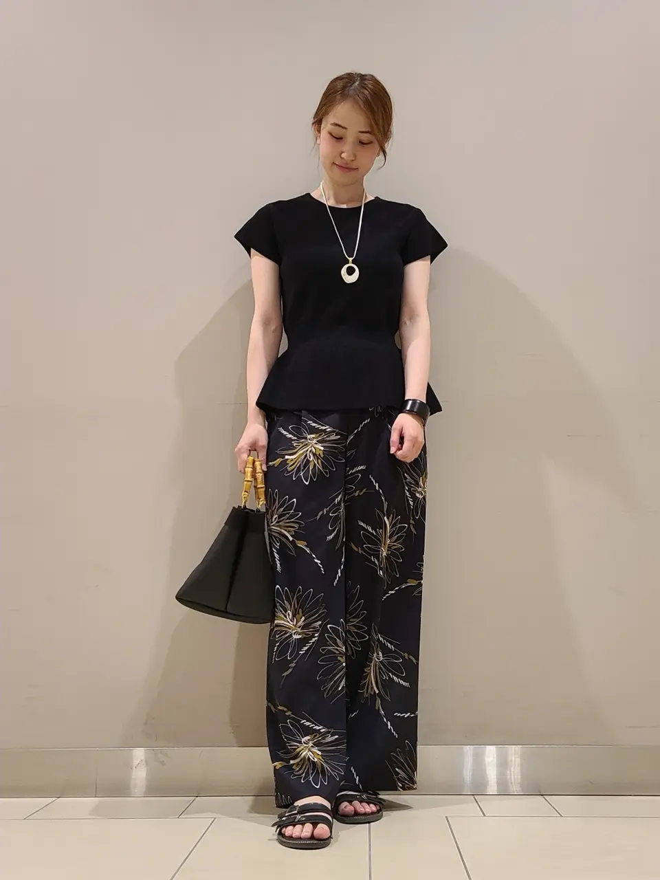  スタッフ. コーディネート画像