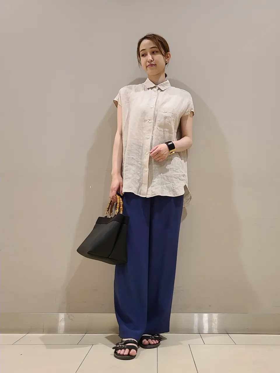  スタッフ. コーディネート画像