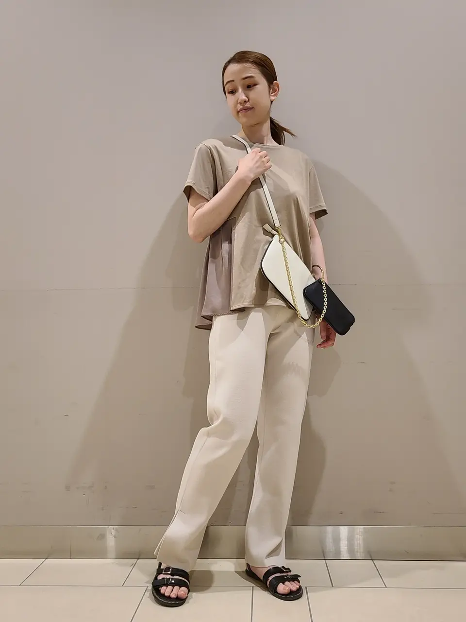  スタッフ. コーディネート画像