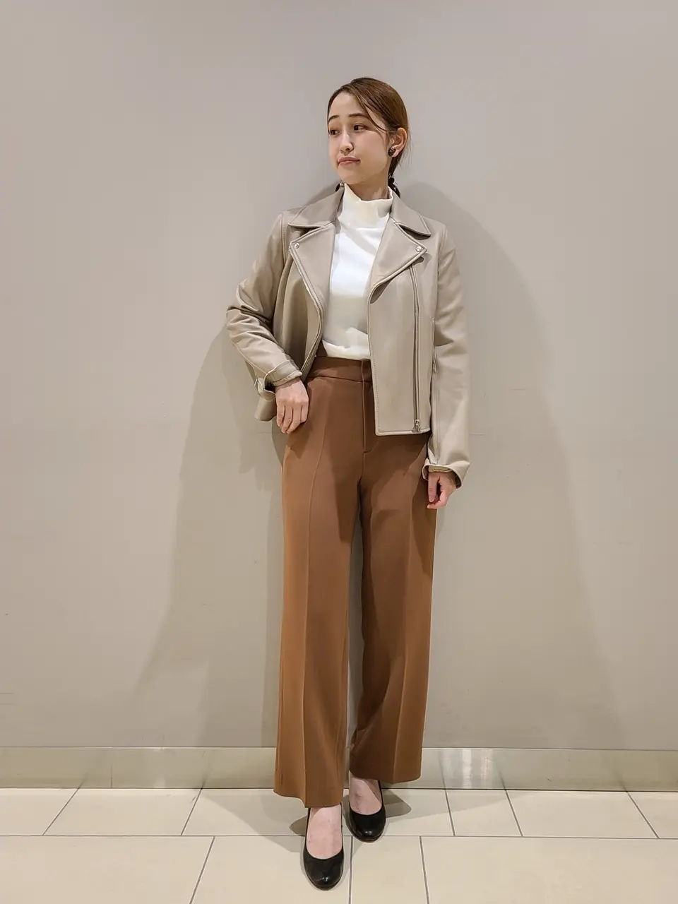  スタッフ. コーディネート画像