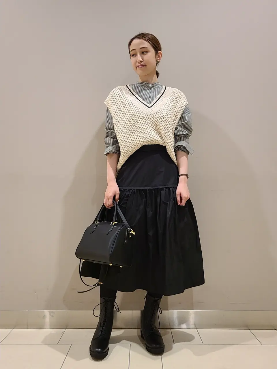  スタッフ. コーディネート画像