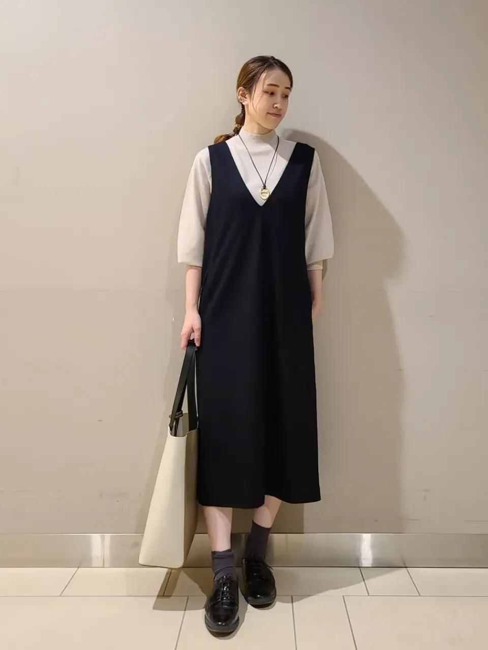  スタッフ. コーディネート画像