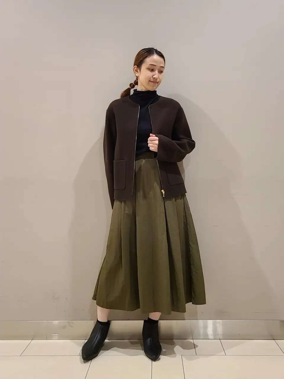  スタッフ. コーディネート画像