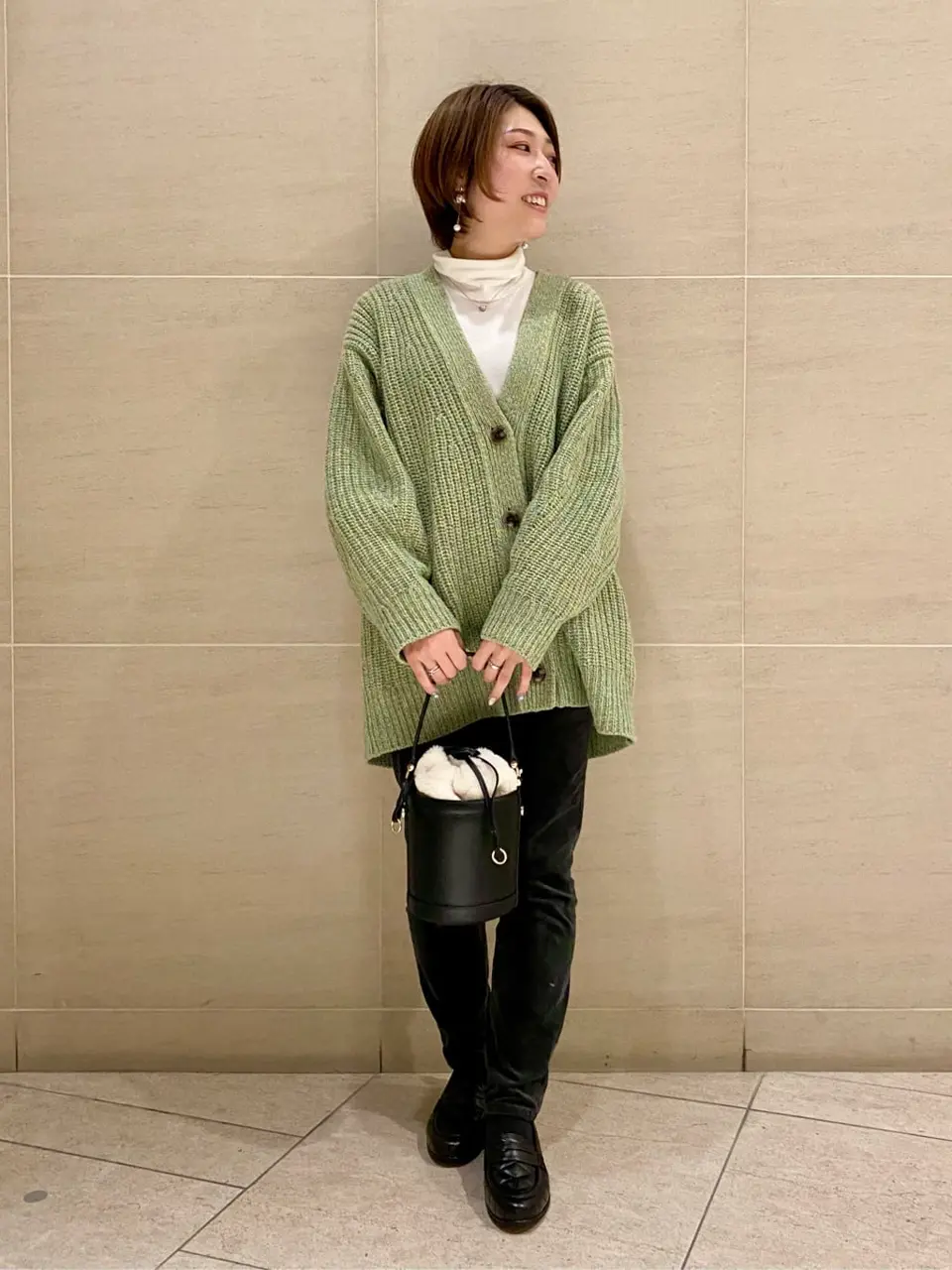  スタッフy コーディネート画像