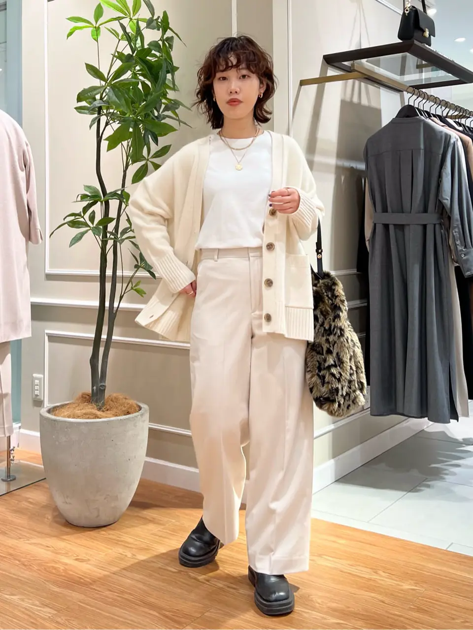 23区 伊藤 コーディネート画像