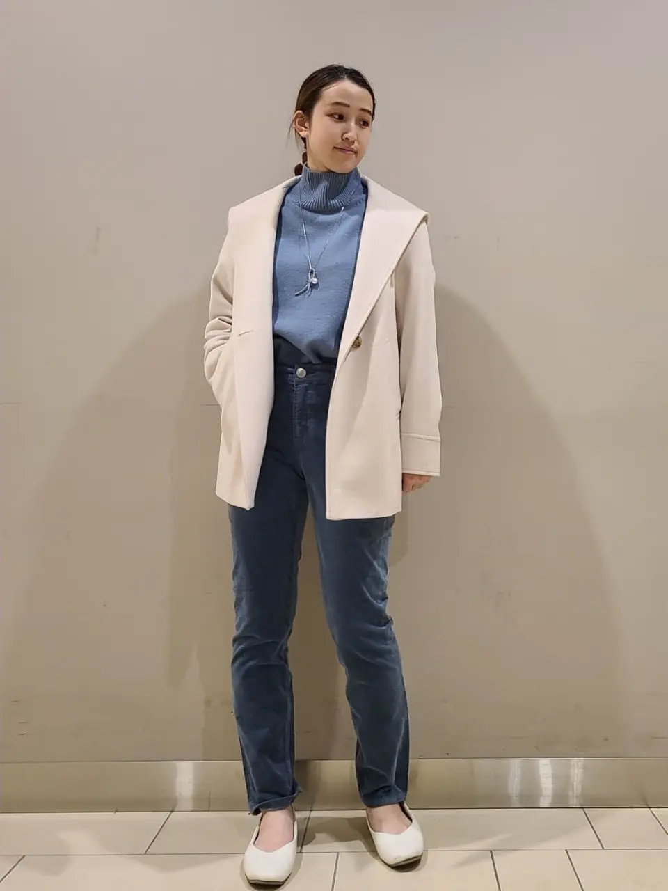  スタッフ. コーディネート画像