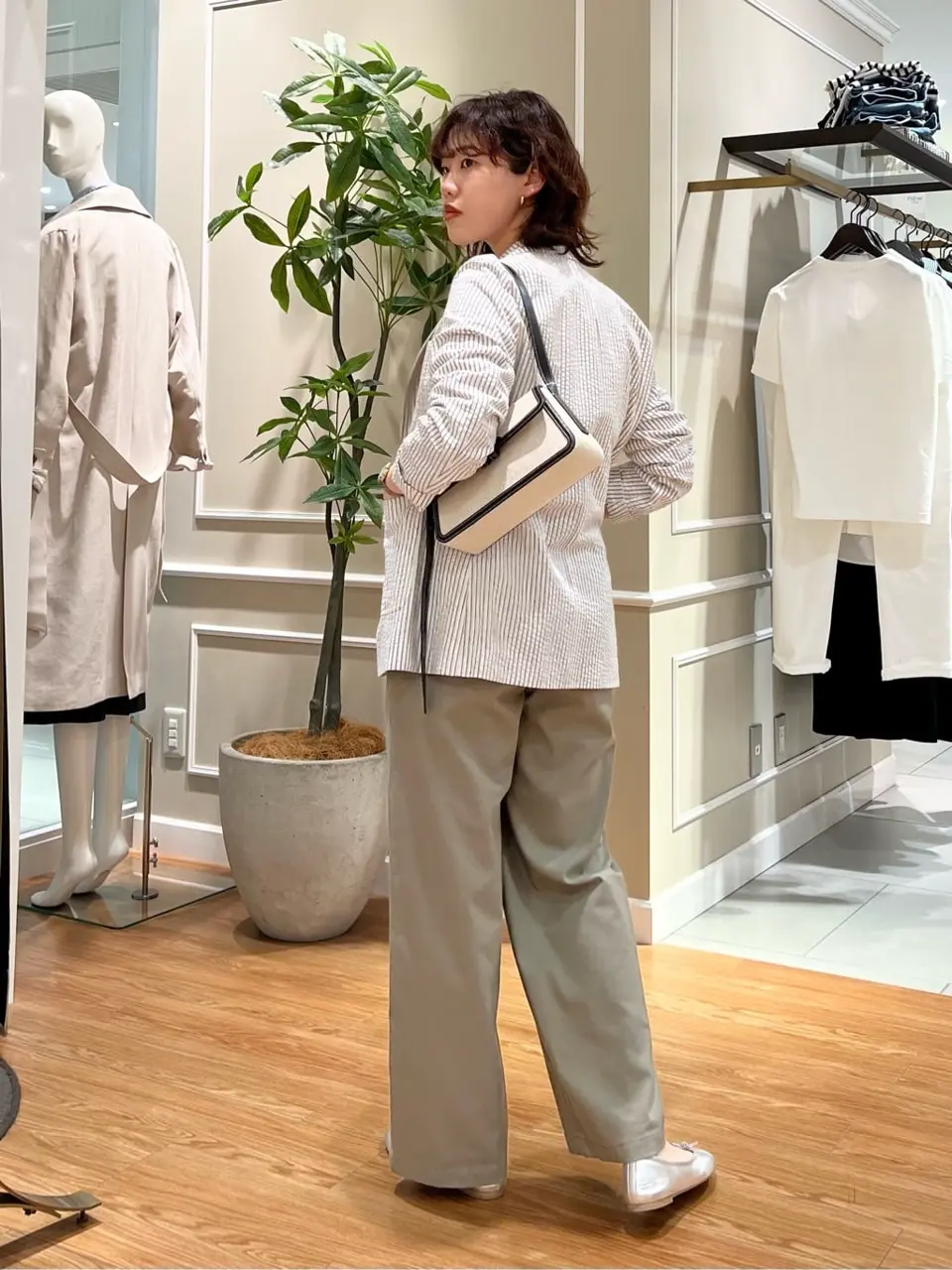 23区 伊藤 コーディネート画像